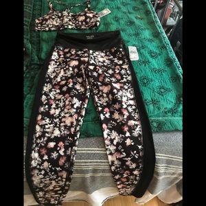 Splendid yoga pants and bra set